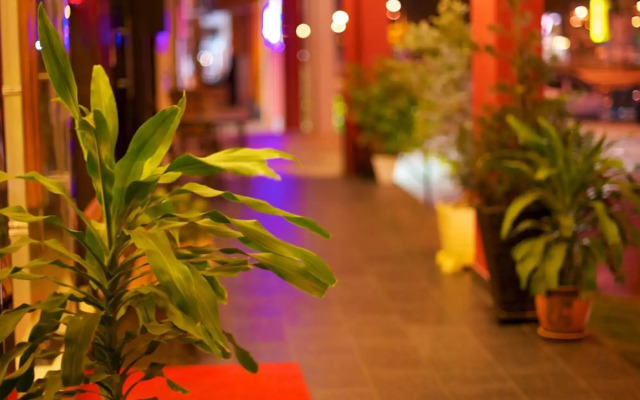 De Botani Hotel
