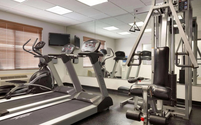Country Inn & Suites by Radisson, DFW Airport South, TX