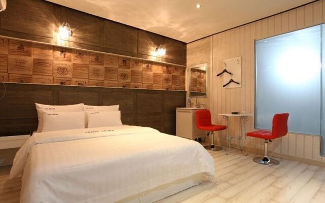 Goodstay Bandi Hotel