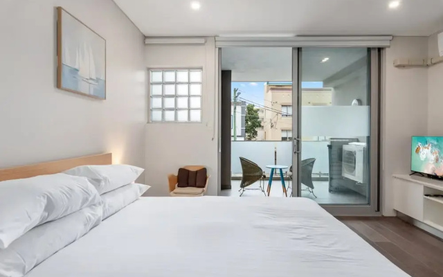 Bright Studio With Balcony Near Coogee Beach