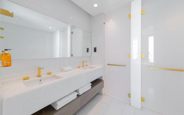 DXB - Five - 41006 - PJ