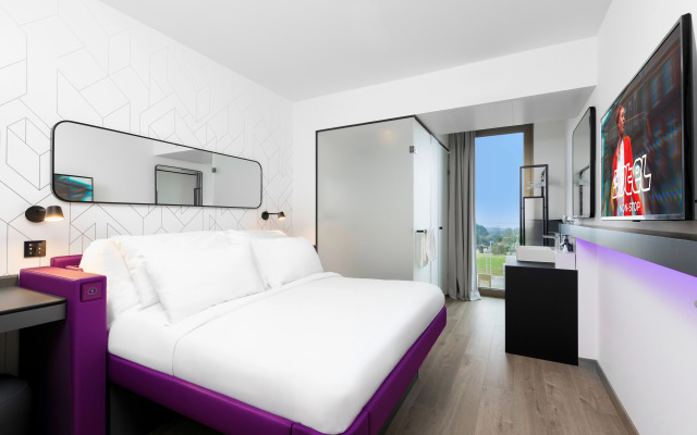 YOTEL Geneva Lake