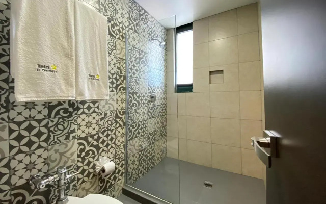 Hotel Estrella de Oriente by OYO Rooms