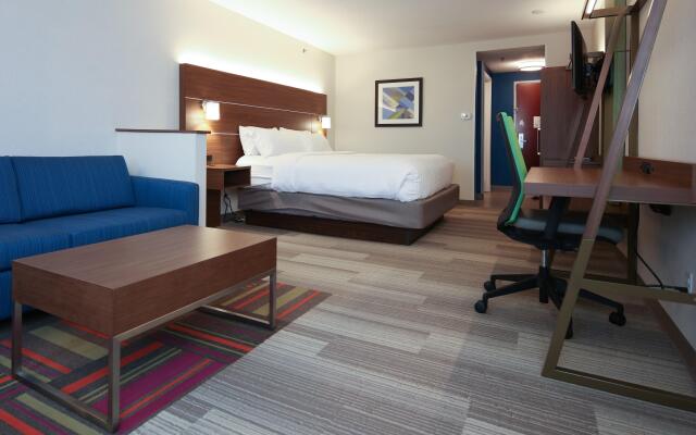 Holiday Inn Express Hotel & Suites Cincinnati Se Newport, an IHG Hotel