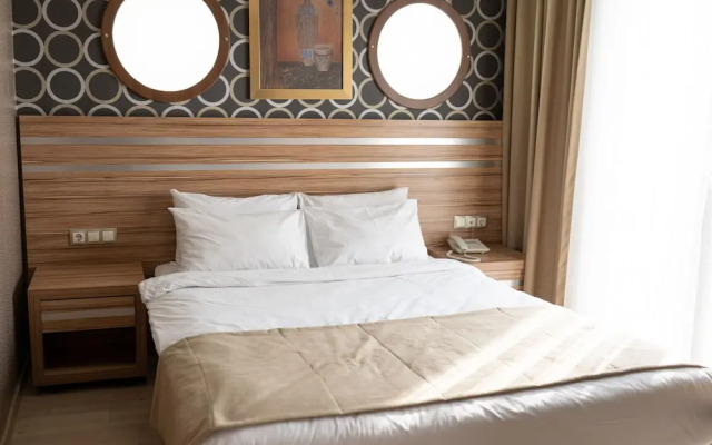 La Casa Hotel