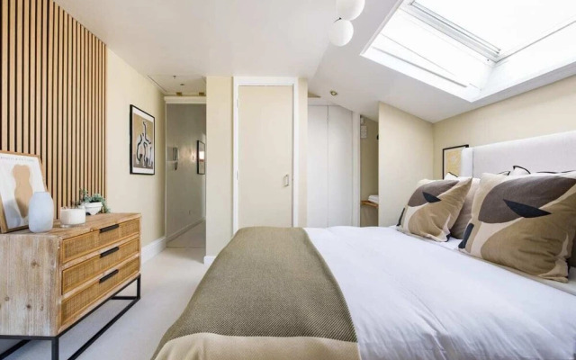 The Shadwell Secret - Contemporary 4bdr House