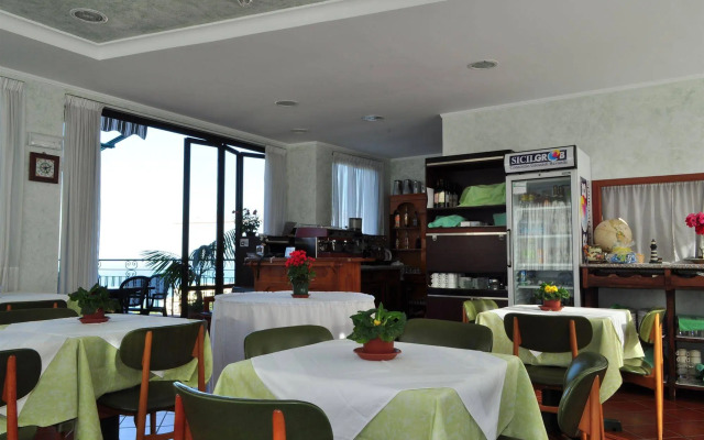 Hotel Condor