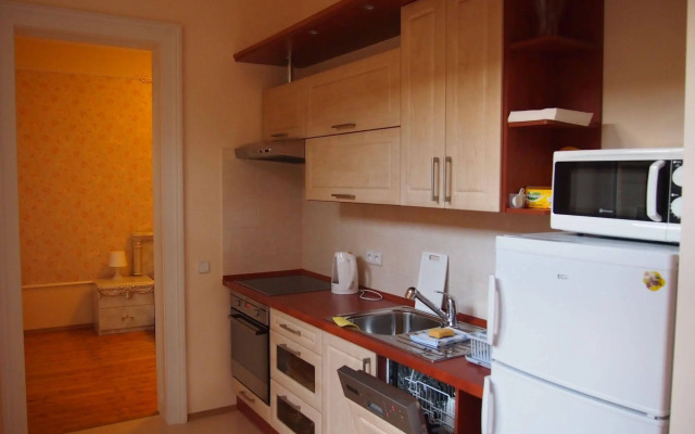 Lira Apartments