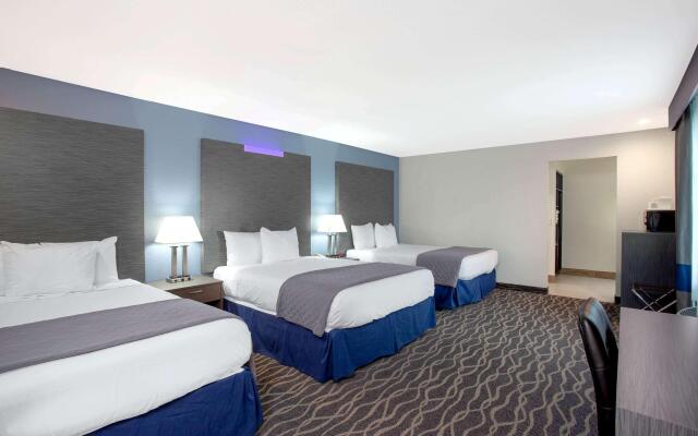 Travelodge Inn & Suites by Wyndham Anaheim on Disneyland Dr