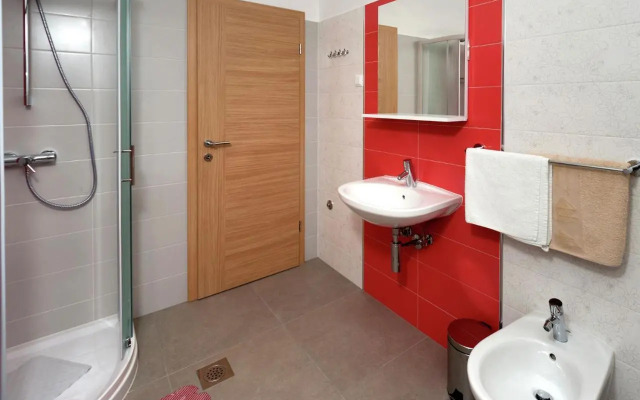 Beautiful Apartment in Porec near Sea