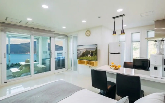 Arco Poolvilla Pension