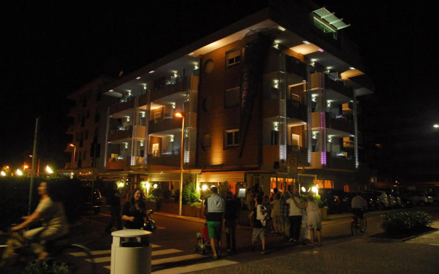 Hotel RECORD