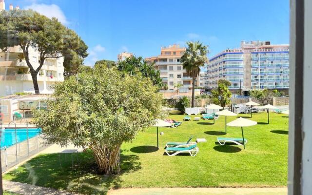 Playa Benalmadena-Alay, piscina, parking