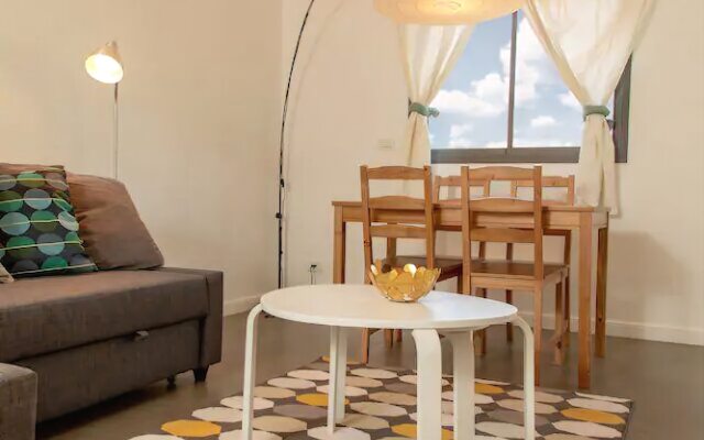 Stylish Chic 2BR Bauhaus Ap Heart of TLV