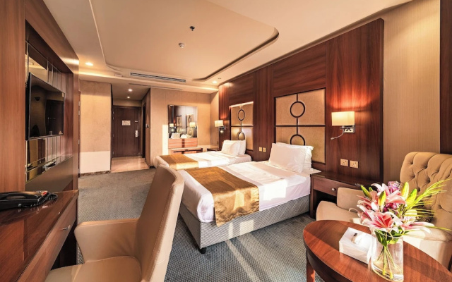 Belvilla Alhamra Vivid Plaza Hotel
