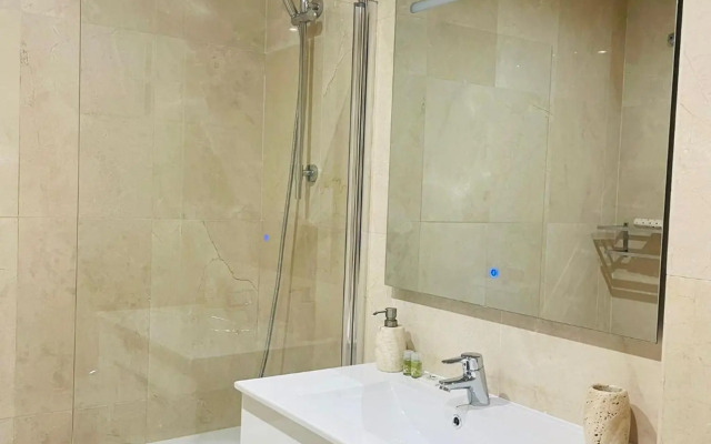 Apartment in area Del Duque with spacious terrace