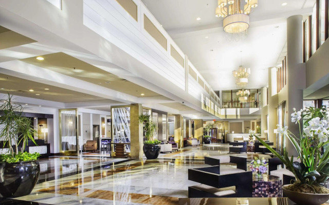 DoubleTree by Hilton New York LaGuardia Airport