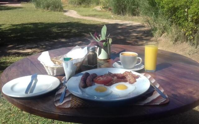 Phokoje Bush Lodge