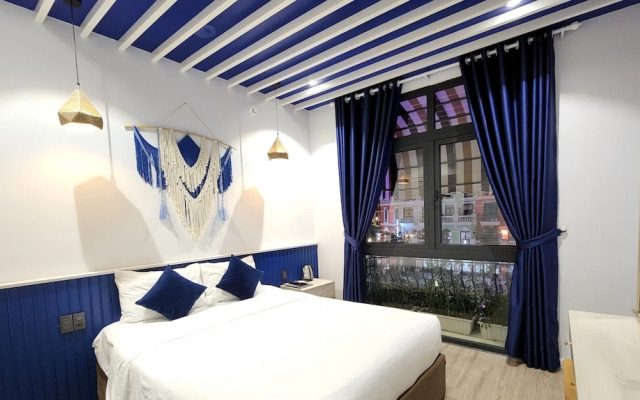 Riverside Mini Hotel Grand World