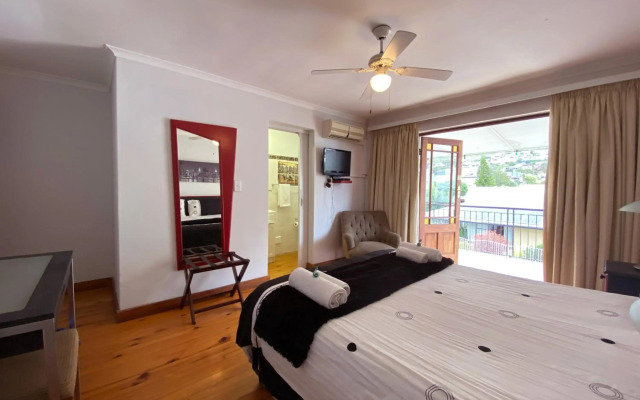 Le Bay Lodge