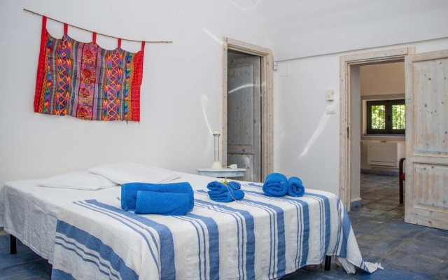 3598 Trullo Yoram by Perle di Puglia