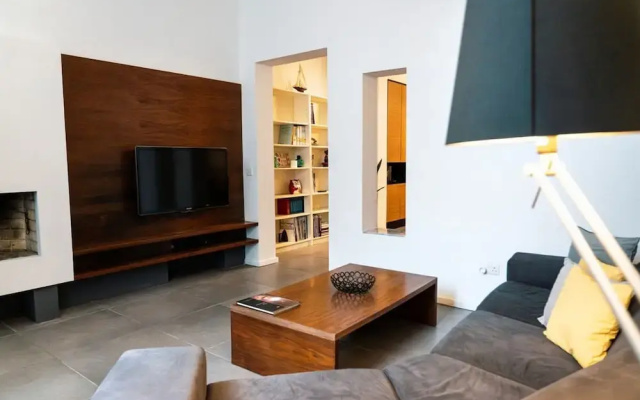 One of a Kind - A Luxury Eclectic Home