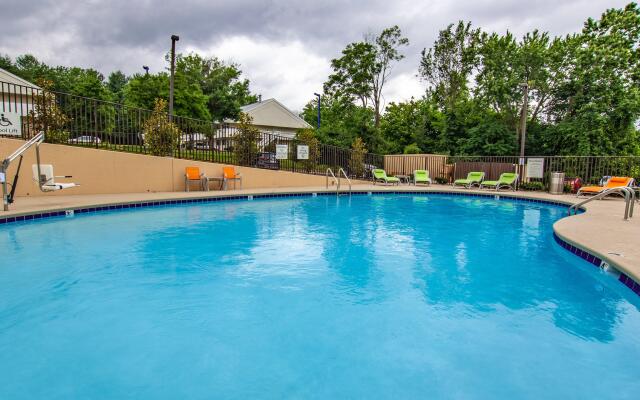Holiday Inn Knoxville N - Merchant Drive by IHG