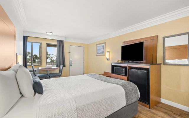 Travelodge by Wyndham San Clemente Beach