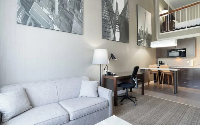 Sandman Signature Winnipeg Airport Hotel & Suites