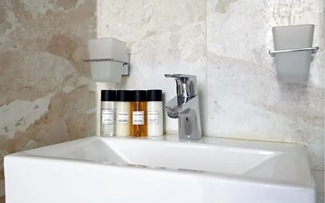 Central Stays by REMOTLYS.com