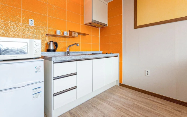 Seogwipo Dobitnarae Resort