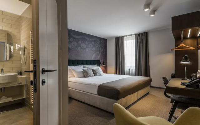 Hotel Mrak 4*