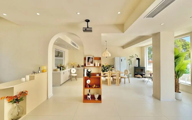 QIMeow Garden Hotel