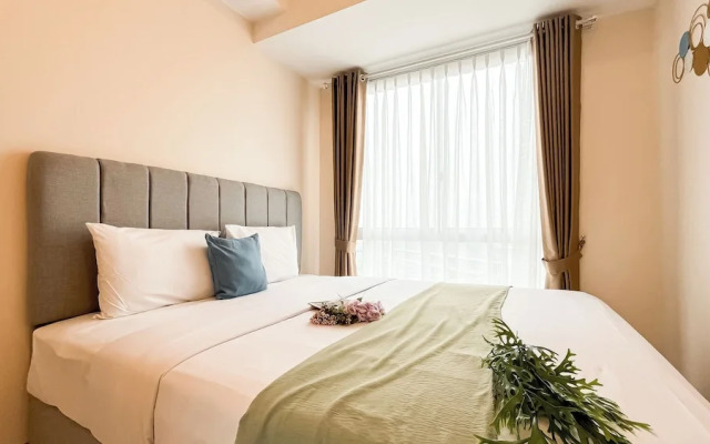 White Toned Style 2Br Tokyo Riverside Pik 2 Apartment