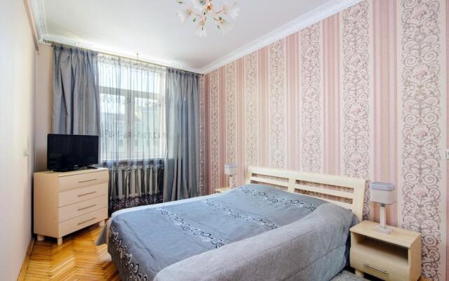 Two-room apartment on 44 Independence Avenue