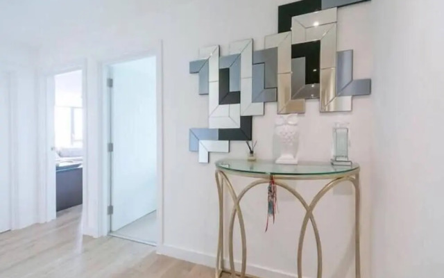 Stylish 1 Bedroom Apartment near London City