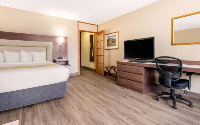 Quality Inn & Suites Gatineau