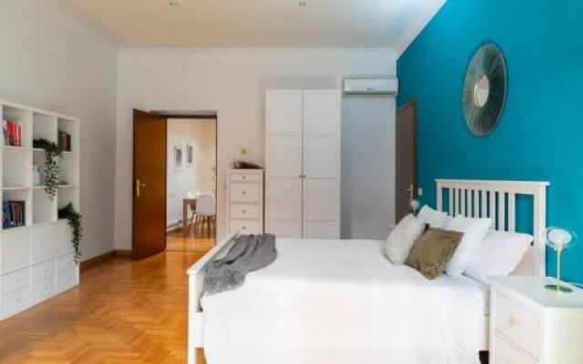 Iflat Spanish Steps Blue Apartment