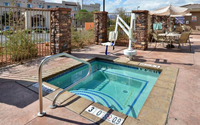 Holiday Inn Express & Suites Page - Lake Powell Area