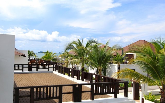 The Oriental Beach Pool Villa & Village
