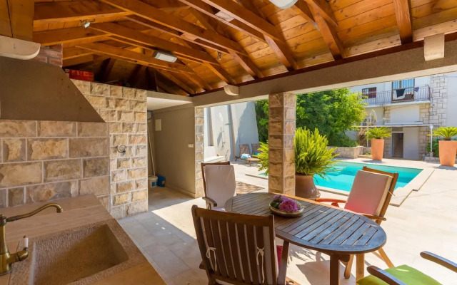 Hedera Estate, Hedera A18