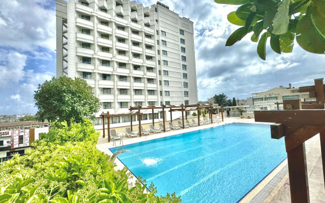 Best Western Plus Khan Hotel