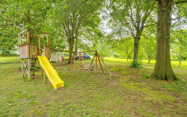 Pet-friendly Franklin Home ~ 21 Mi to Nashville!