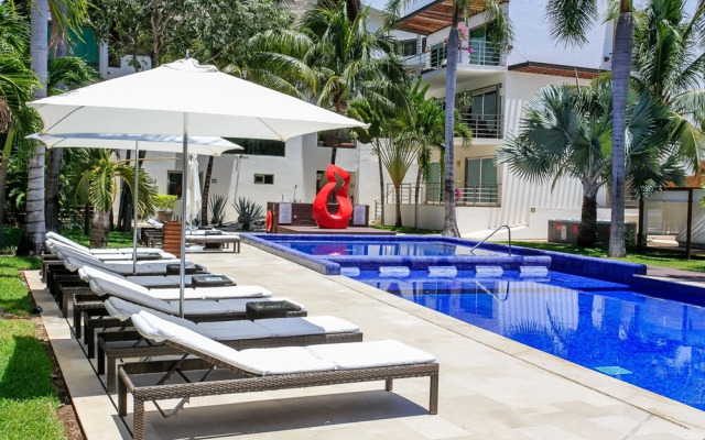 Via 38 Penthouse Laguna by Moskito