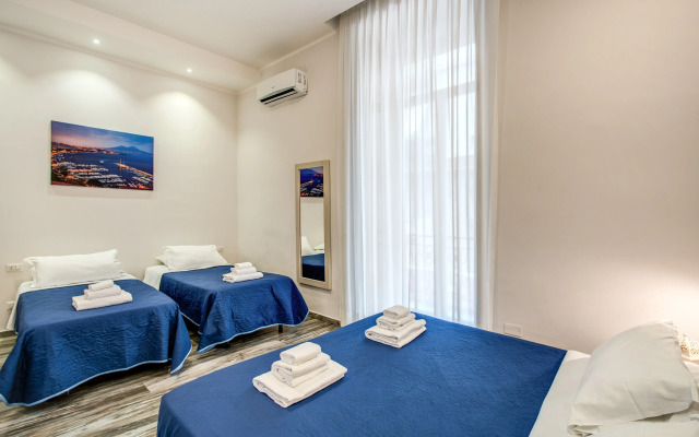 Napoli's Gold Hotel