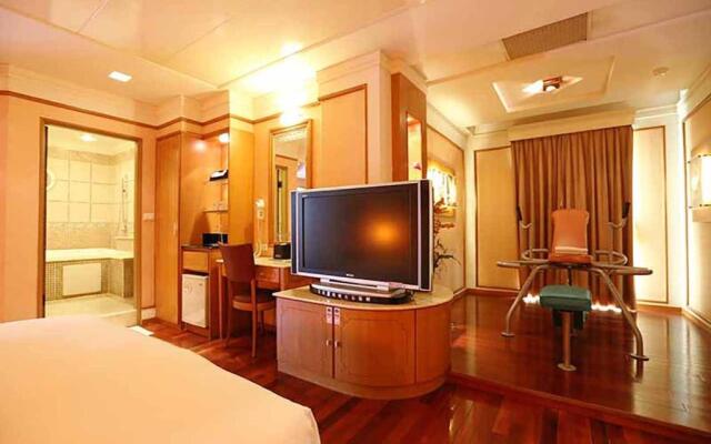 Royal Group Motel Tainan Branch