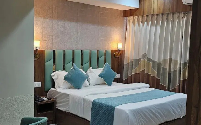 The Eiffel Hotel & Banquet