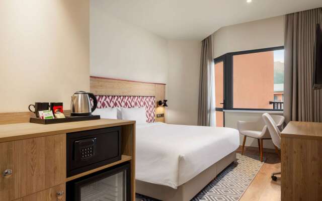 Ramada Encore By Wyndham Zomin