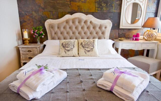 Villa Teresa Luxury Suites