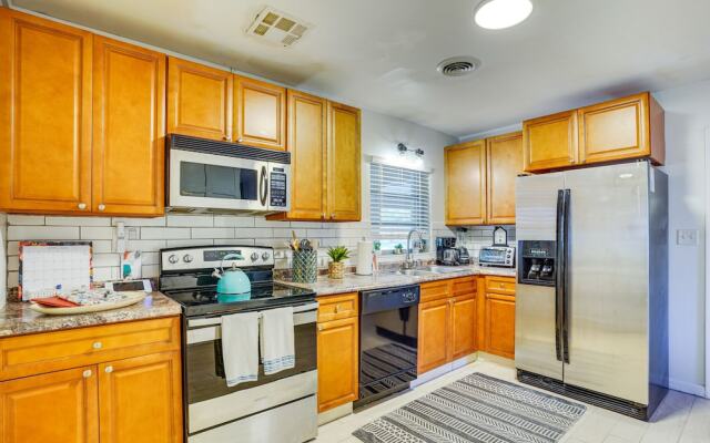 Modern Lakeland Vacation Rental: Patio & BBQ Grill